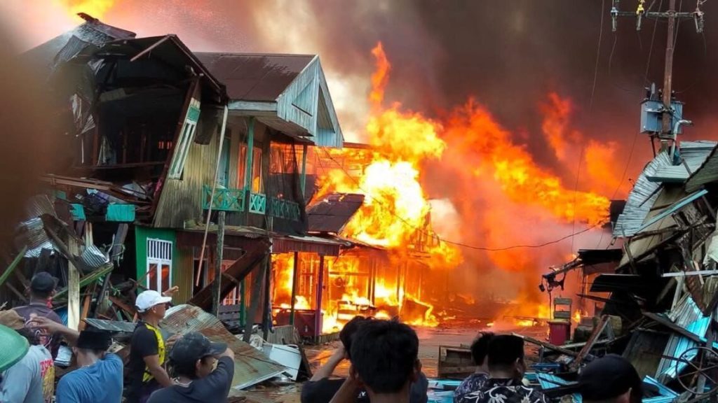 Si Jago Merah Luluhlantakkan Permukiman di Batu Timbau, 100 KK Terdampak