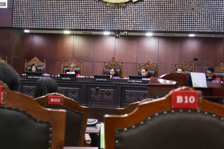 MK Tolak Gugatan Roy Suryo Cs