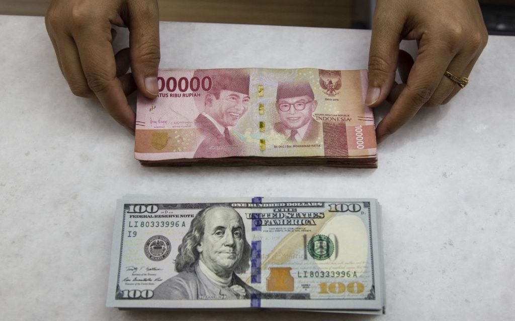 Rupiah Dibuka Melemah ke Level Rp16.923 per Dolar AS