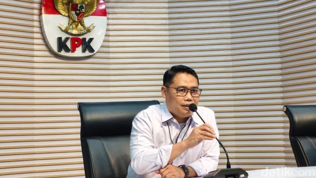 KPK Tetapkan Bos Maktour dan Ketum Kesthuri Tersangka Baru Korupsi Kuota Haji