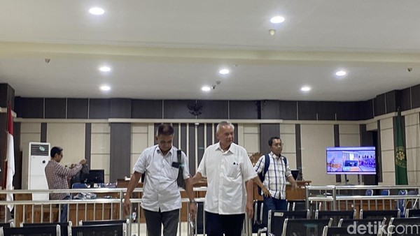 Tiga Terdakwa Korupsi Plaza Klaten Dituntut 5 Tahun Penjara