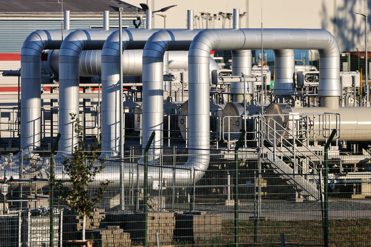 Ketegangan Global Memanas, Putin Kaji Hentikan Gas ke Eropa