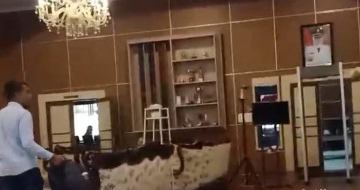 KPK Geledah Kantor Bupati Pekalongan