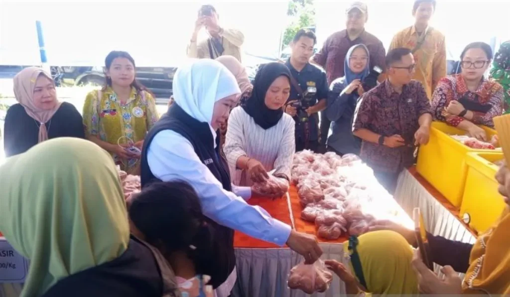 Khofifah Gelar Pasar Murah ke-58 di Madiun