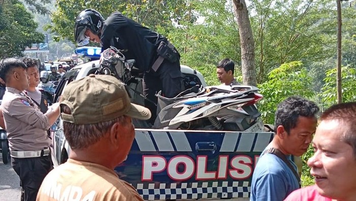Motor Oleng di Turunan Patuk, Pengendara Tewas Usai Tabrak Truk
