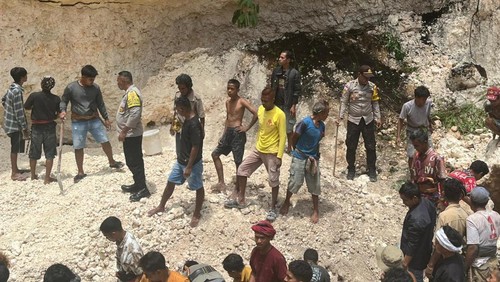 Longsor Galian Tanah di SBD, Dua Bocah Belum Ditemukan