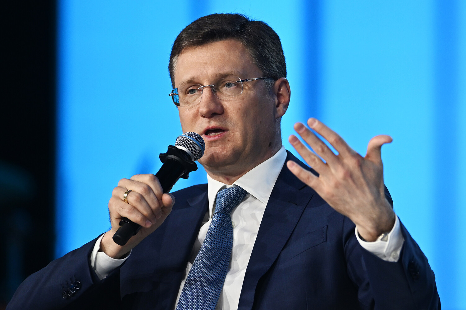 Hindari Sanksi UE, Rusia Alihkan Ekspor LNG dari Eropa ke Asia