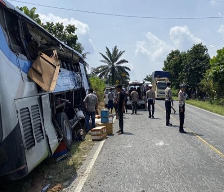 Bus PMH Tabrak Truk di Lintas Sumatera, Empat Penumpang Tewas
