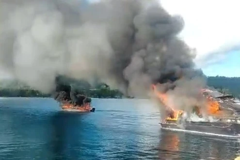 Dua Speedboat Perusahaan Terbakar di Kepulauan Sula, Satu Korban Luka