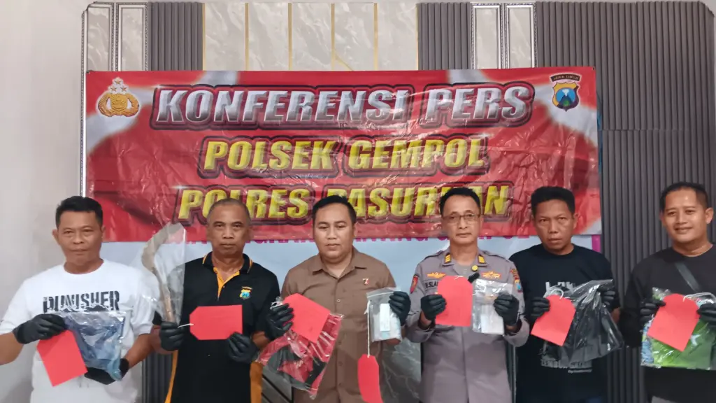 Polisi Tangkap Pelaku Curat di Pasuruan, Barang Bukti Emas Disita