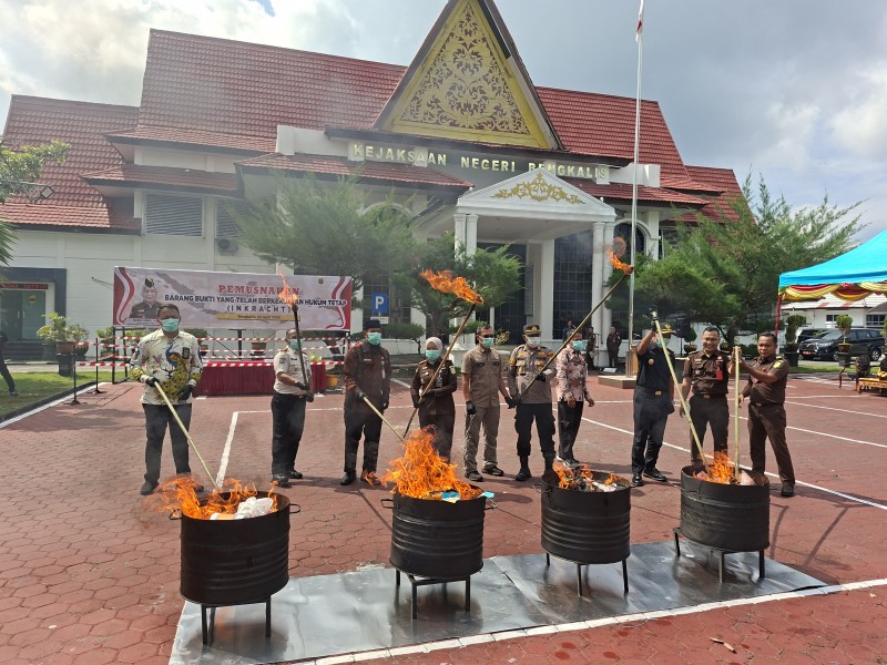 Kejari Bengkalis Musnahkan Barang Bukti 110 Kasus, Tegaskan Penegakan Hukum