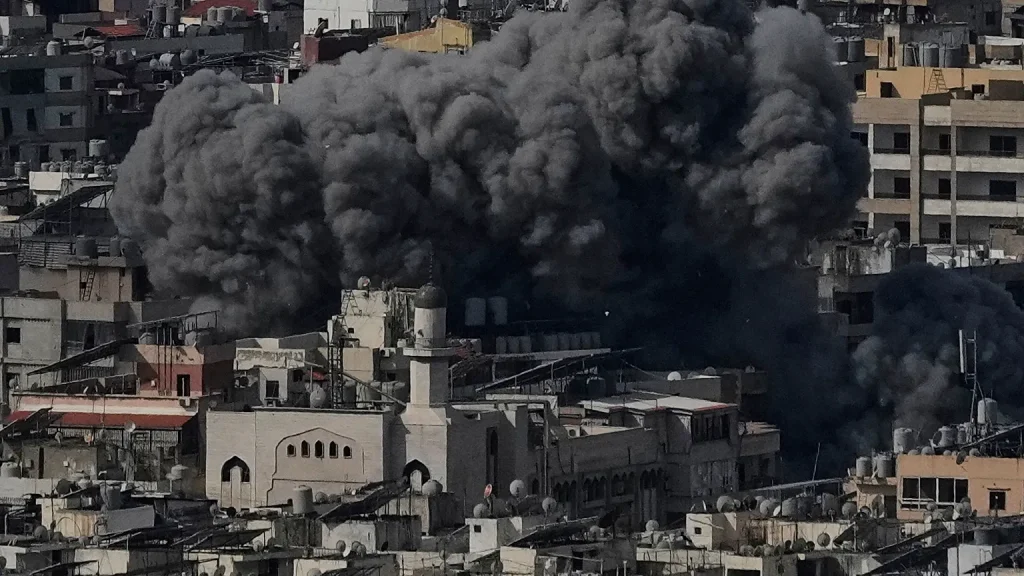 Beirut Kembali Diguncang Serangan Udara Israel, Asap Tebal Selimuti Kota