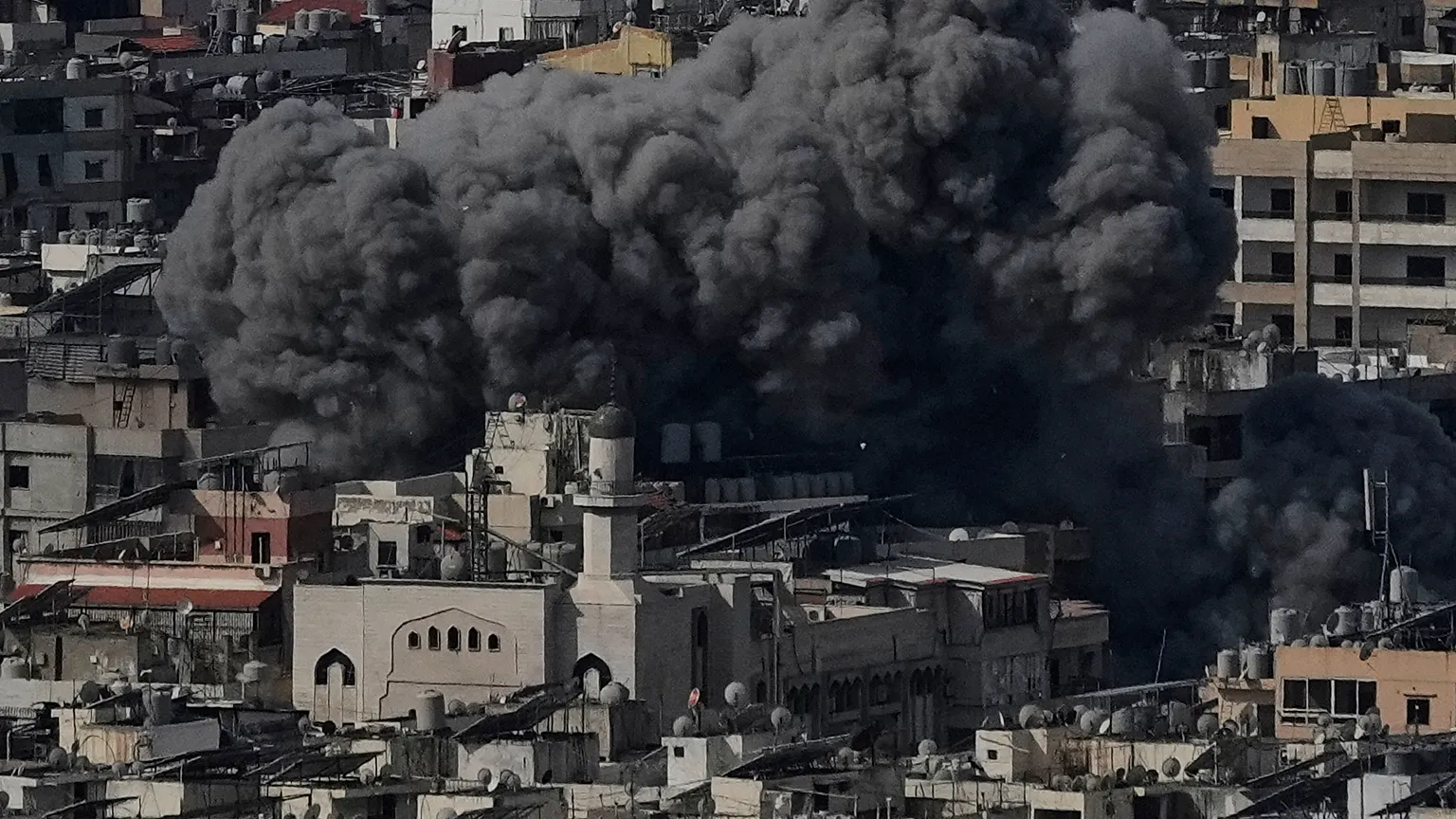 Beirut Kembali Diguncang Serangan Udara Israel, Asap Tebal Selimuti Kota