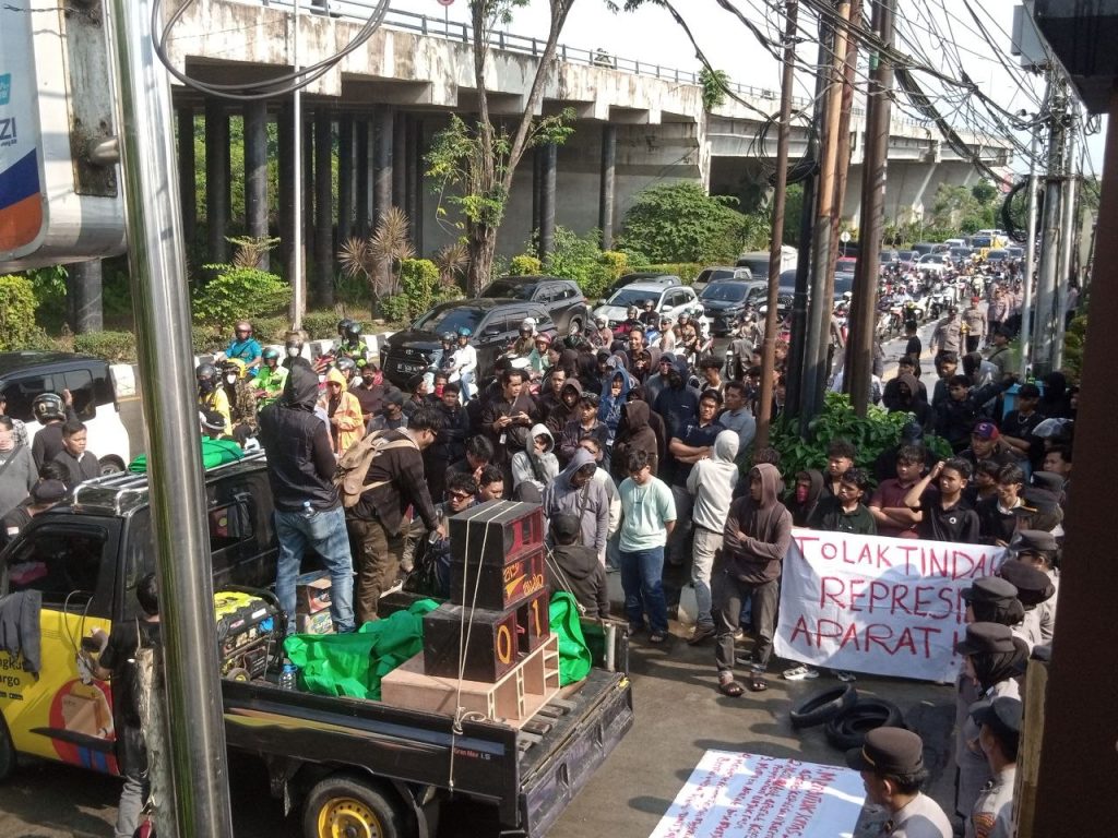 Seruan Humanis Menggema, Komar Kritik Tindakan Represif