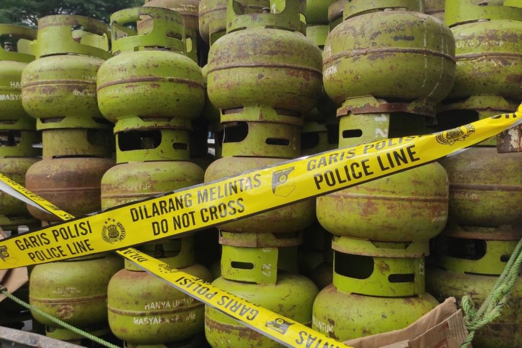 Polisi Gerebek Gudang Oplosan Gas Subsidi di Sukaraja, Ratusan Tabung Disita