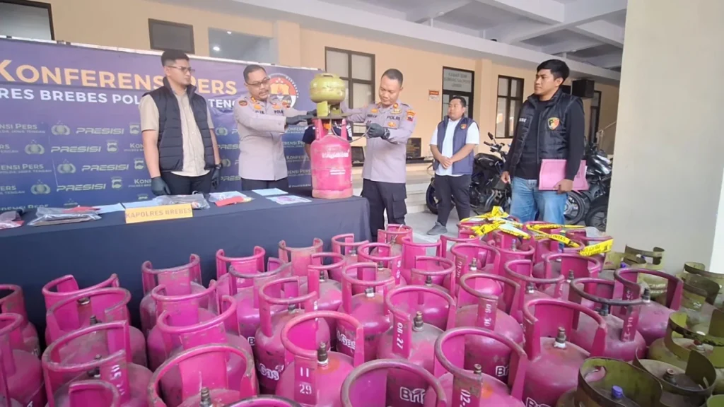 Gudang Sekolah Jadi Tempat Oplos Gas, Oknum Kepsek di Brebes Ditangkap