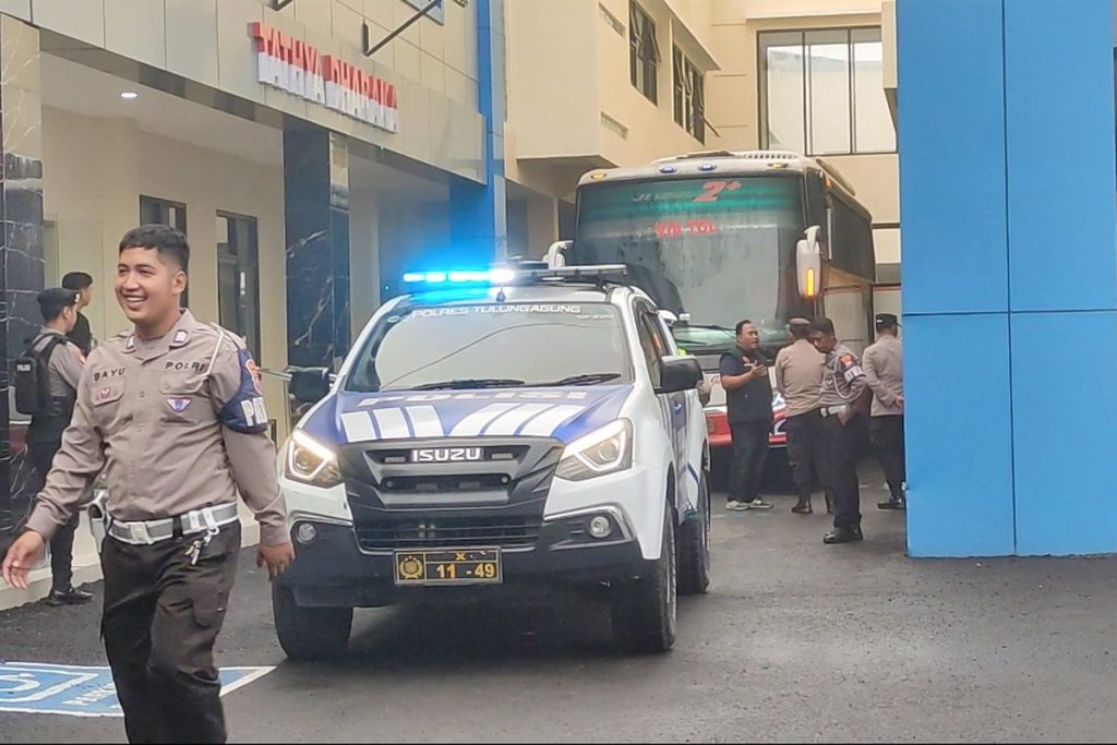 KPK Bawa 12 Pejabat Pemkab Tulungagung ke Surabaya Pasca OTT Bupati