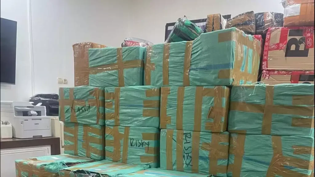 Bea Cukai Makassar Sita 17,8 Juta Rokok Ilegal, Selamatkan Rp18,18 Miliar