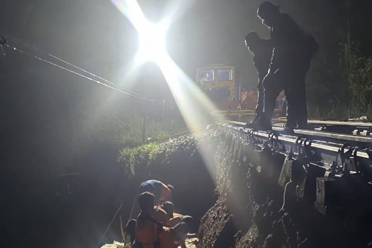 Longsor Cianjur Lumpuhkan Jalur KA, 6 Perjalanan Siliwangi Dibatalkan