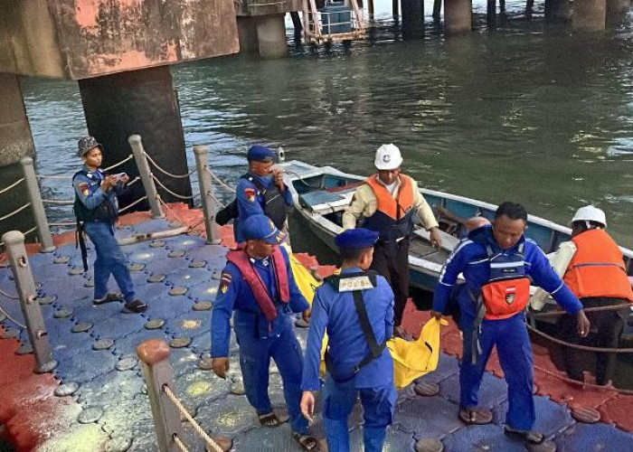 Mayat Pria Lansia Ditemukan Mengapung di Dermaga Pelabuhan Petrokimia Gresik