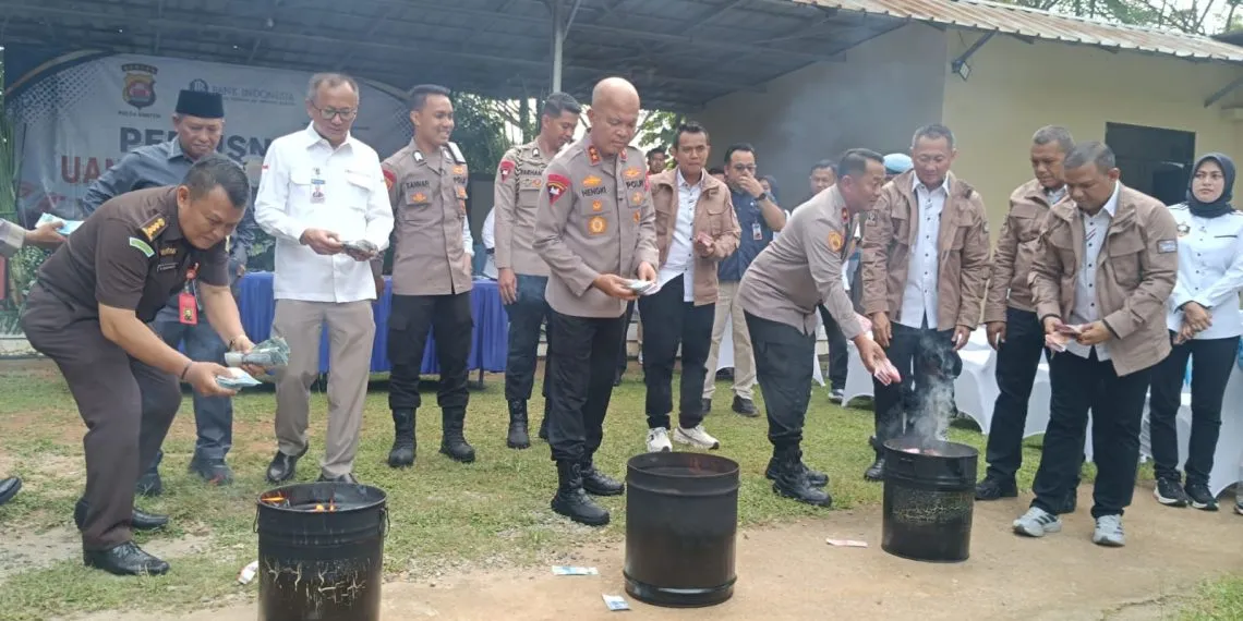 BI dan Polda Banten Musnahkan Ribuan Uang Palsu, Warga Diminta Waspada