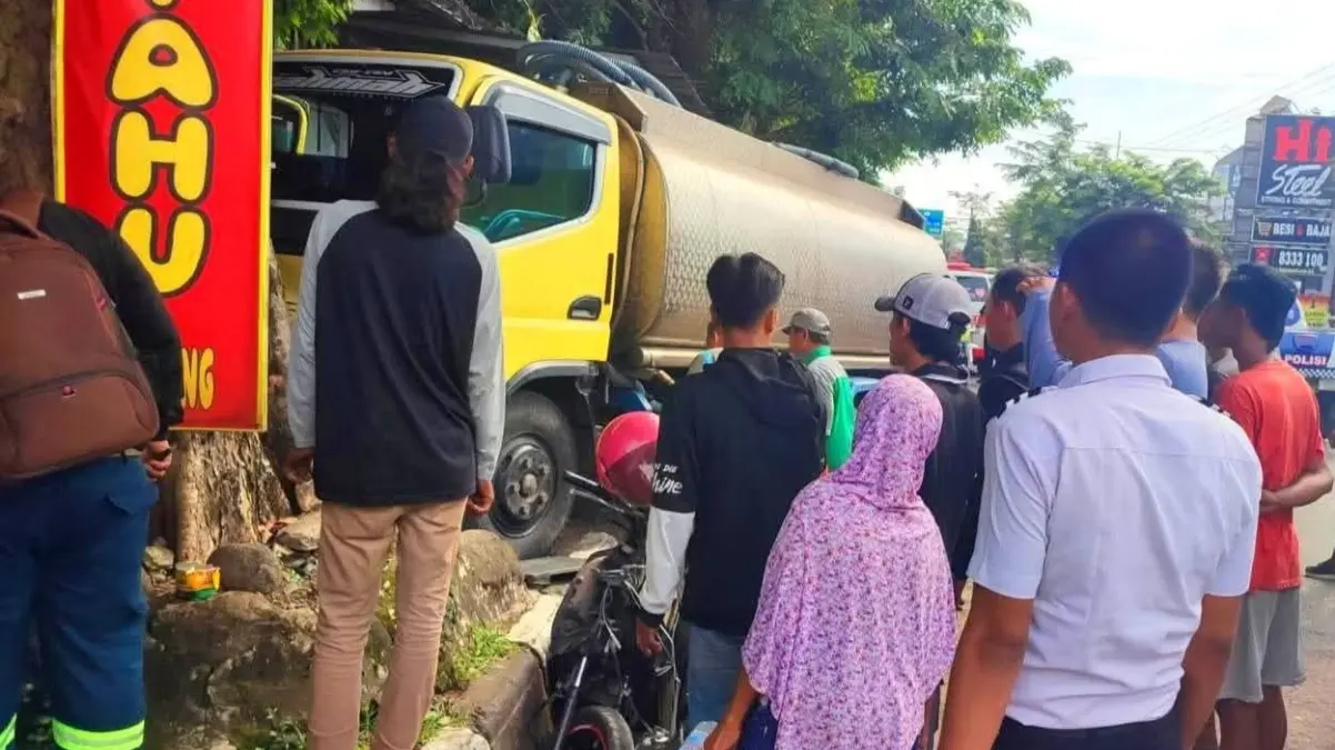 Truk Tangki Oleng di Cirebon, Seorang Ibu Tewas Terjepit