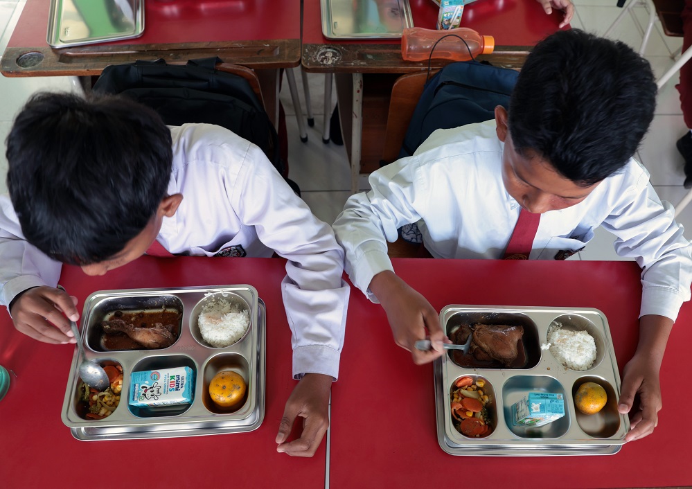 Selat Hormuz Ditutup, Harga Minyak 200 Dolar Ancam MBG