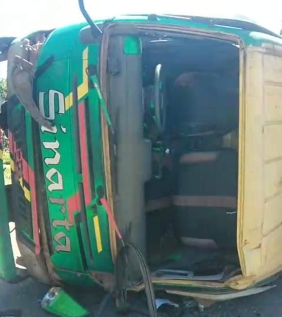 Gagal Menyalip, Kecelakaan Beruntun Libatkan Truk CPO di Ketapang