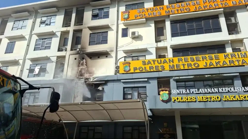 Gedung Reskrim Polres Jakbar Terbakar, Api Padam dalam Waktu Singkat