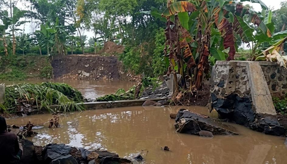 Debit Sungai Turun, Genangan Banjir di Pasuruan Tinggal di Satu Desa