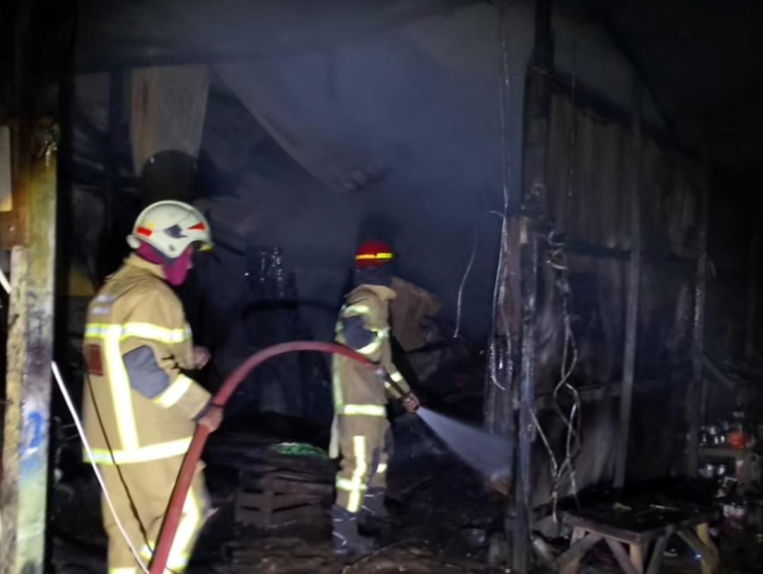 Kebakaran Bengkel di Balikpapan Padam 25 Menit, Dua Warga Terdampak