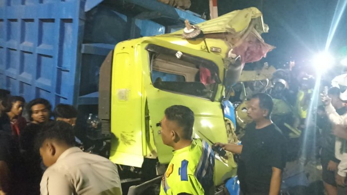 Truk Mogok Diterjang KA Dhoho di Blitar, Tak Ada Korban Jiwa