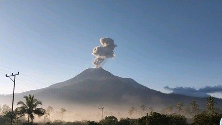 Gunung Lewotobi Kembali Erupsi, 7 Desa di Flores Timur Siaga Lahar Hujan