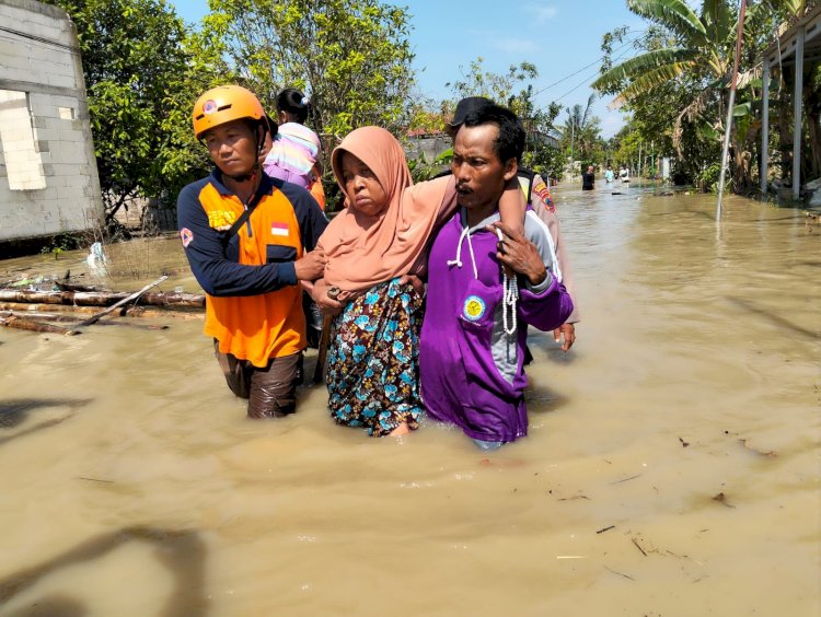 Banjir Demak Meluas, 2.839 Warga Mengungsi dan Jalan Lumpuh