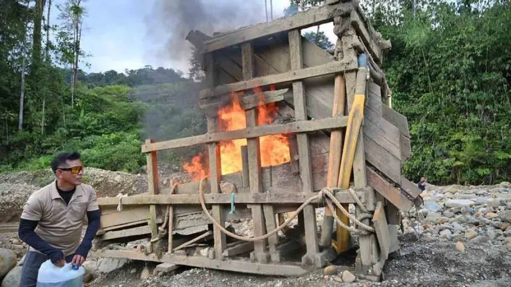Tambang Emas Ilegal Geumpang Ditutup, Aparat Bakar Peralatan Penambang