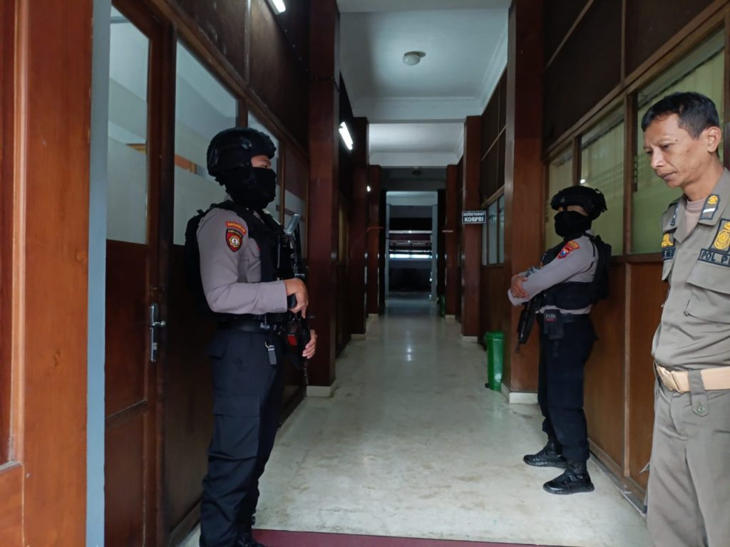 KPK Geledah Kantor Pemkab Tulungagung, 34 Kepala OPD Dikumpulkan