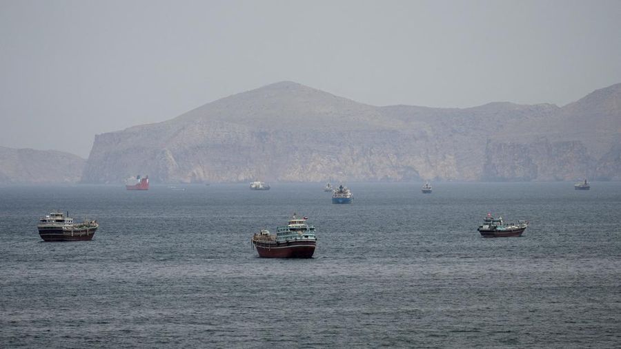 Iran Sita Dua Kapal di Selat Hormuz, Ketegangan dengan AS Kian Memanas