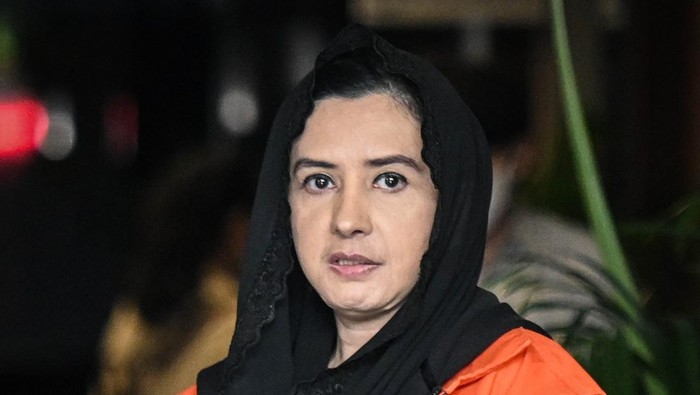 KPK Periksa Suami Bupati Nonaktif Pekalongan dalam Kasus Korupsi Rp19 Miliar