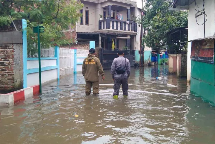Banjir Lumpuhkan Baleendah dan Dayeuhkolot, Motor Banyak Mogok