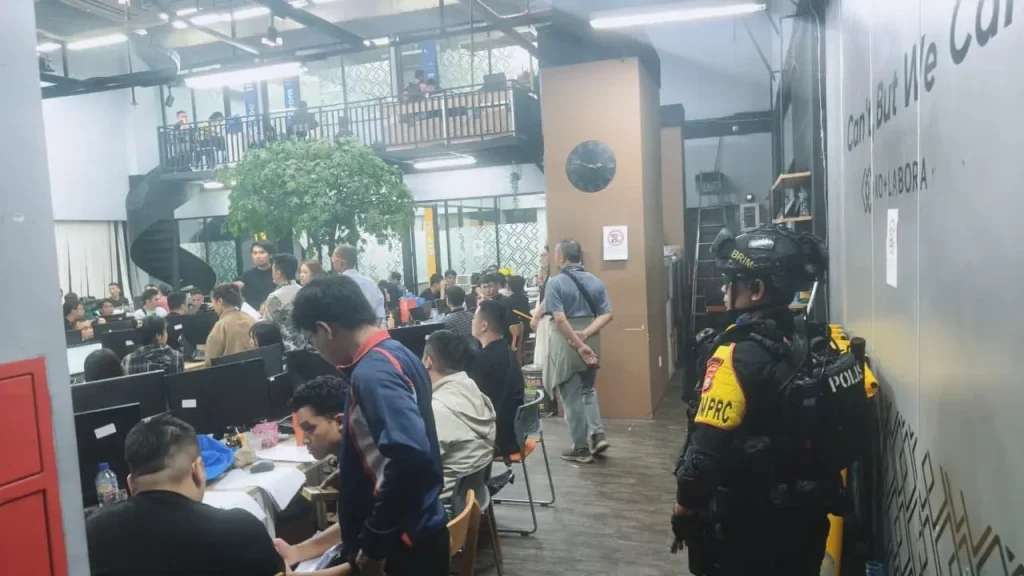 Polisi Bongkar Jaringan Judi Online Internasional di Hayam Wuruk