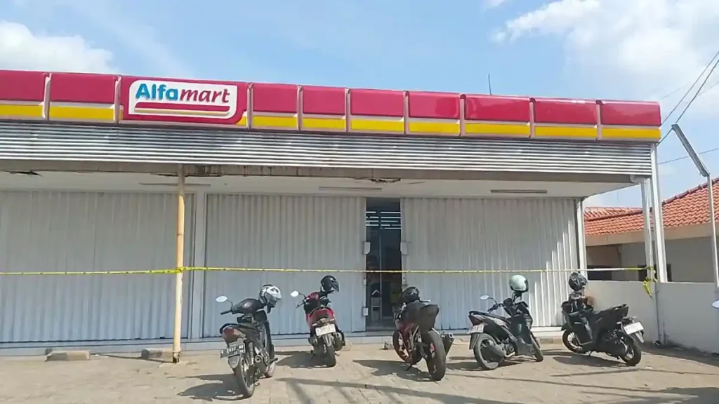 Minimarket di Jalur Pantura Brebes Dibobol, Puluhan Bungkus Rokok Raib
