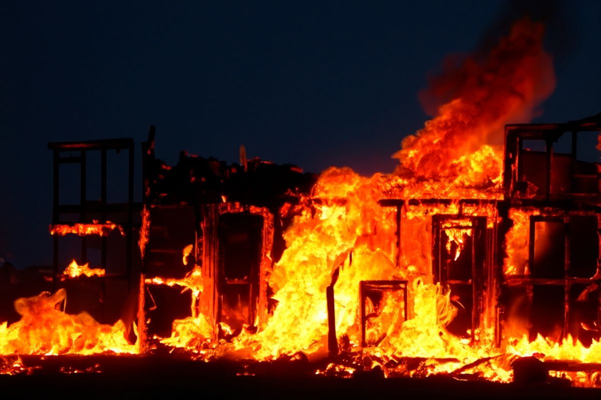Rumah di Jalan Delima Pekanbaru Terbakar, Damkar Bergerak Cepat