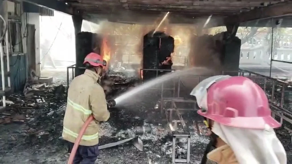 Ratusan Motor Karyawan PT Arami Jaya Terbakar, Dua Pekerja Terluka