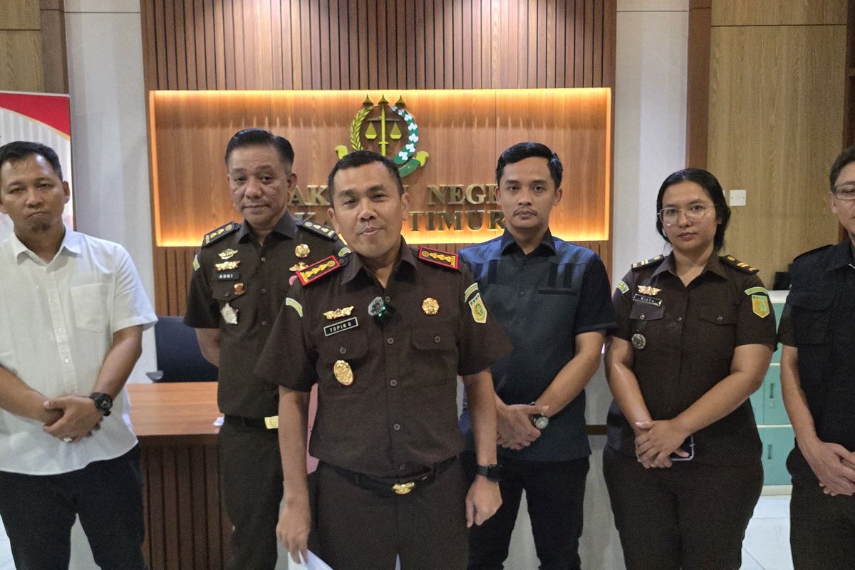 Kejari Jaktim Tahan Dua Tersangka Korupsi Mesin Jahit Rp9 Miliar