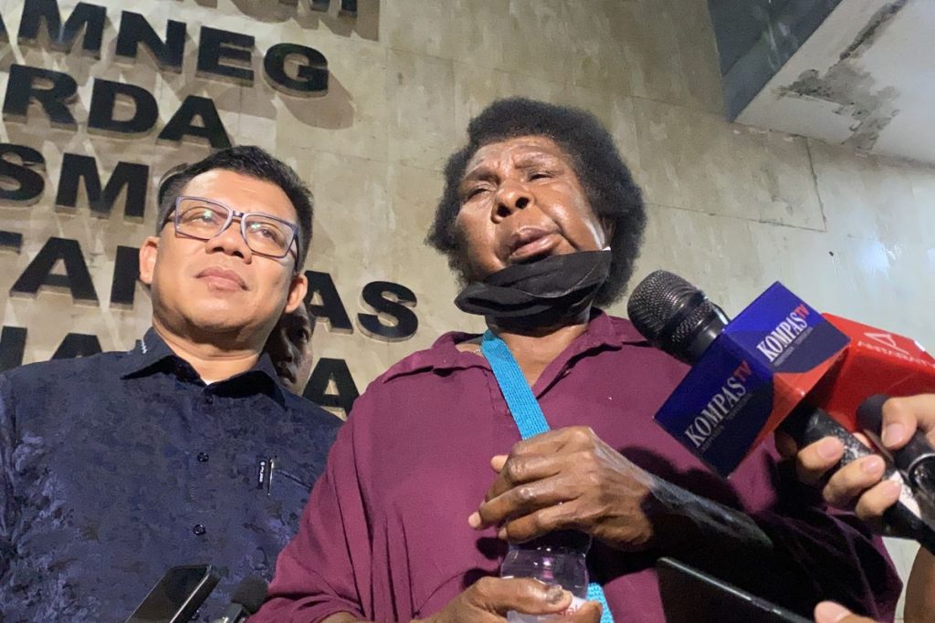 Mama Sinta Laporkan Ketua LBH Papua Merauke terkait Film Pesta Babi