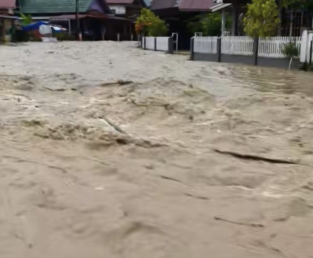 Banjir Lebong Rendam 100 Rumah, Jalur Talang Leak Lumpuh