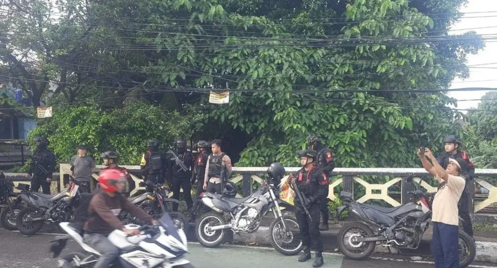 Tawuran Dekat Stasiun Klender Dibubarkan, Polisi Sita Busur dan Petasan