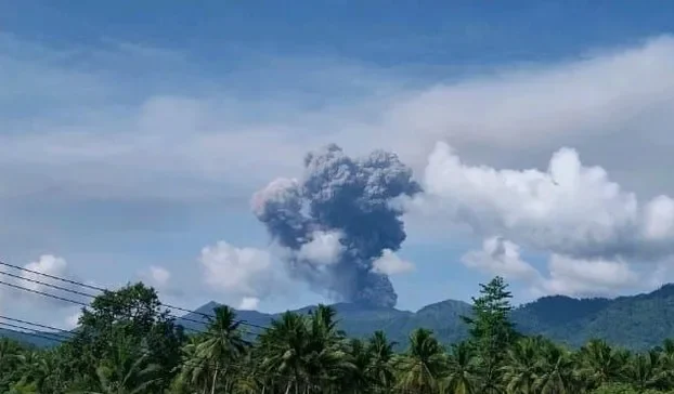Gunung Dukono Meletus Dua Kali, Kolom Abu Capai 2.700 Meter