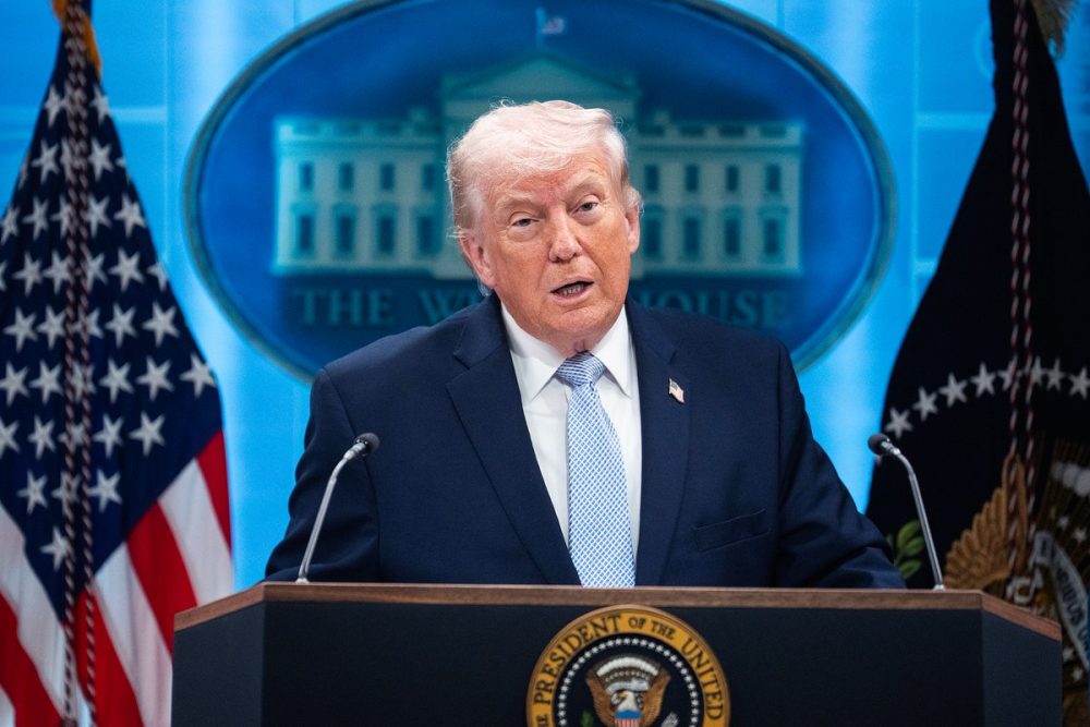 Negosiasi Iran Memanas, Trump Tinggalkan Agenda Keluarga