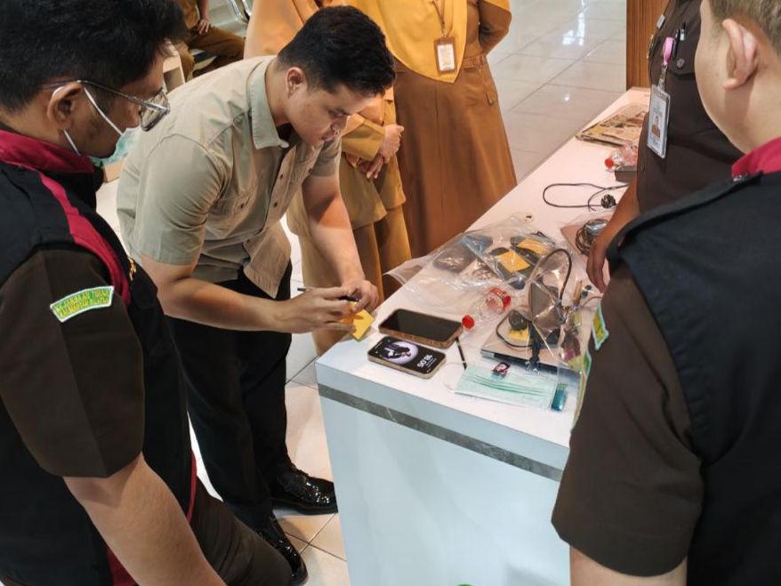 Kejari HST Geledah Empat Lokasi Terkait Dugaan Korupsi Alkes